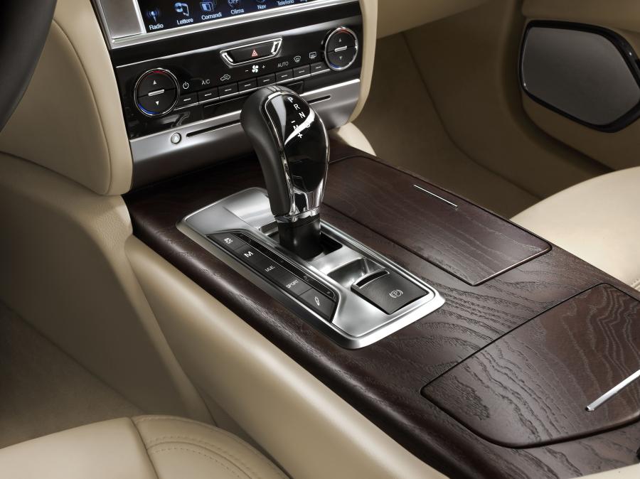  Maserati Quattroporte 2012 года  (фото 31 из 126)